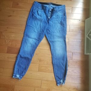 Torrid Bombshell Skinny Premium Stretch Distressed Frayed Bottom Jeans Size 18T